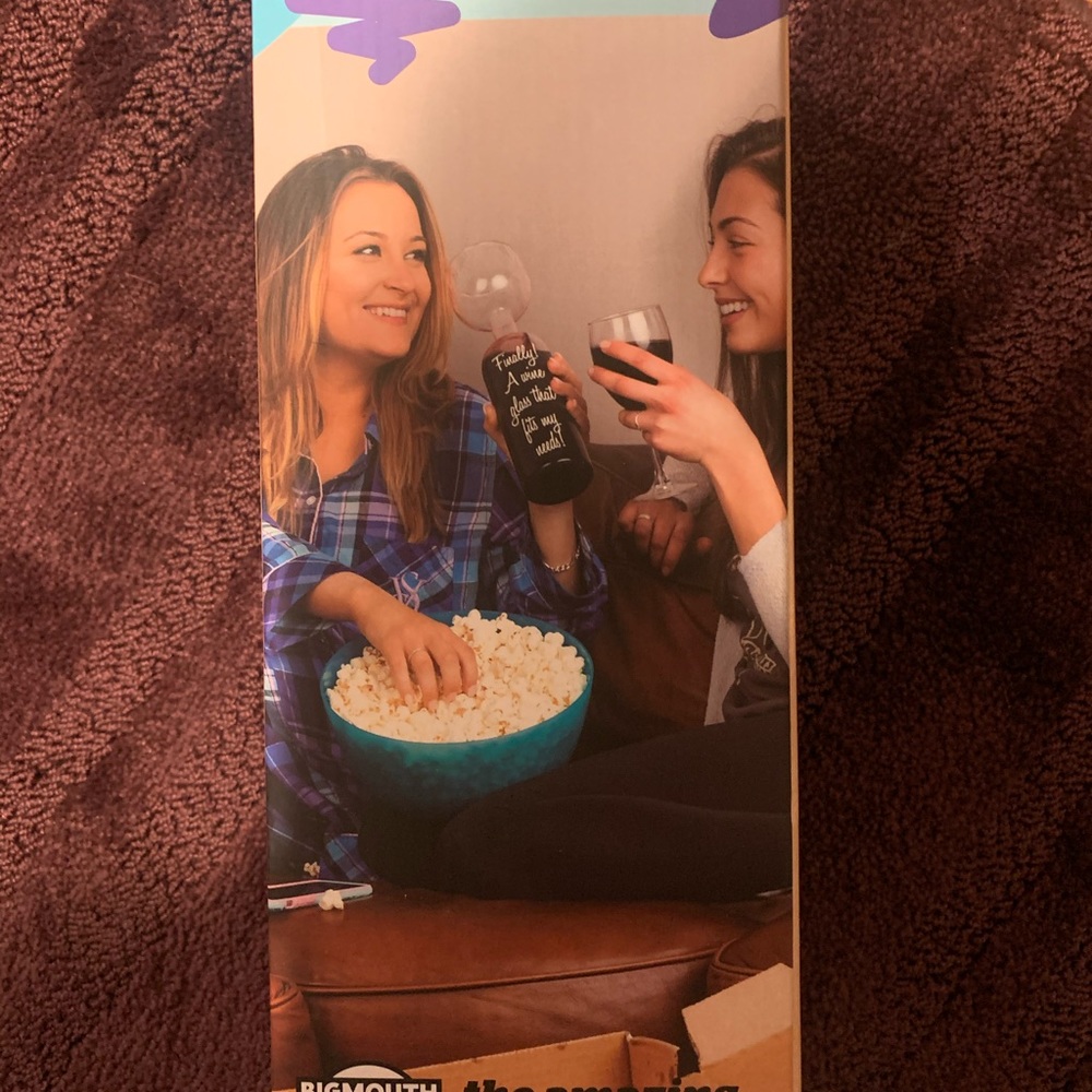 Holds a whole bottle of wine!